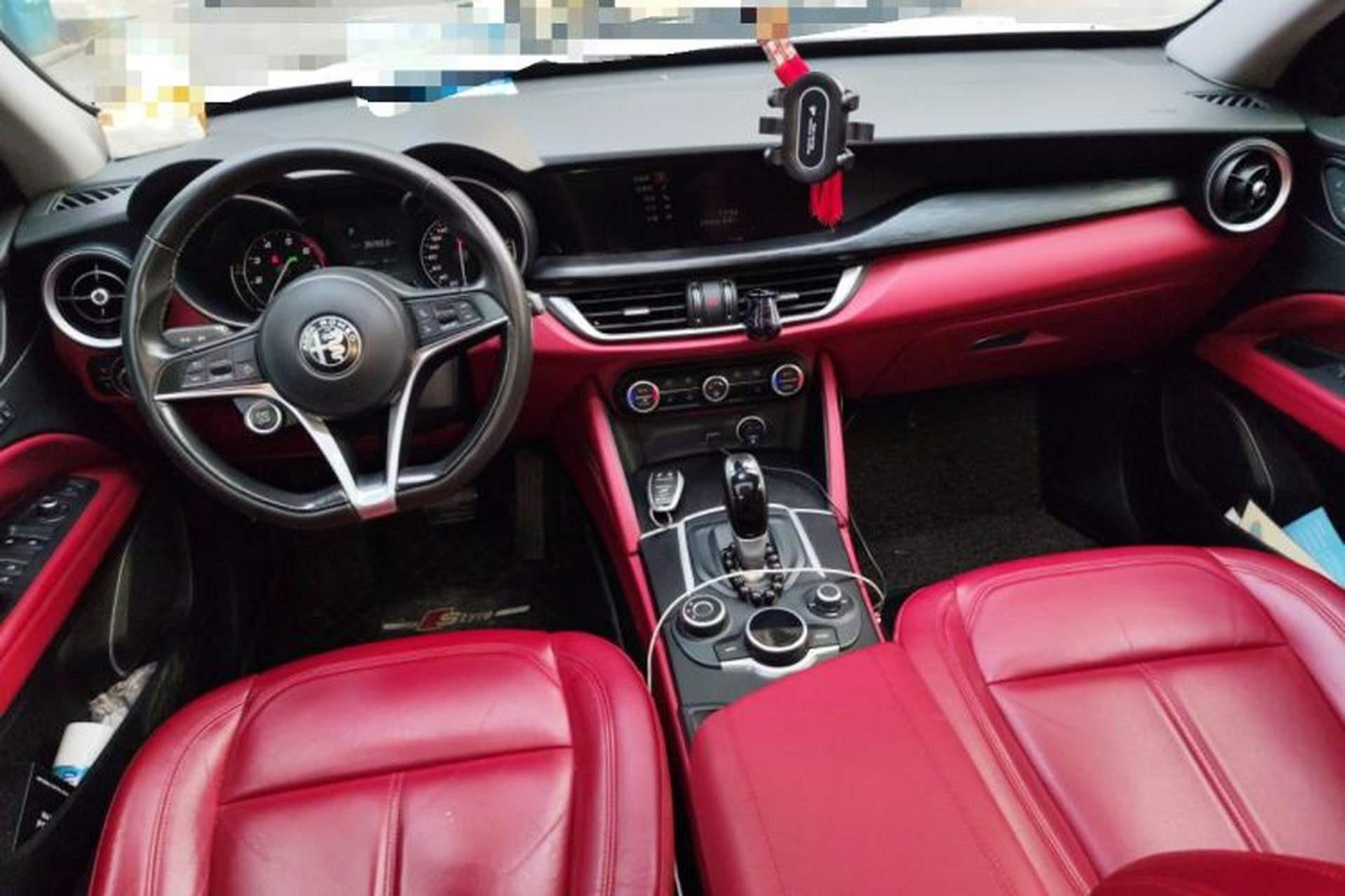 Used Alfa Romeo Stelvio 2017 2.0T 200HP Elite Edition Center Console