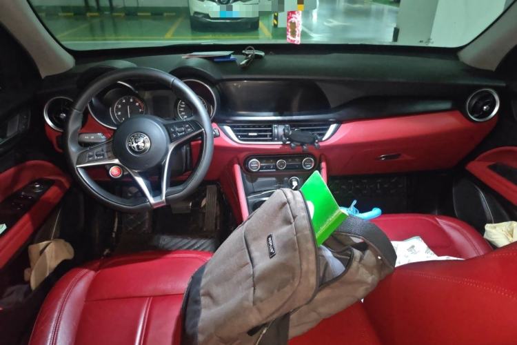 Used Alfa Romeo Stelvio 2017 2.0T 200HP Elite Edition Center Console