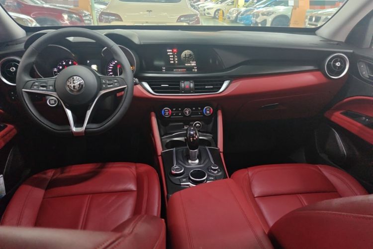 Used Alfa Romeo Stelvio 2017 2.0T 200HP Elite Edition Center Console