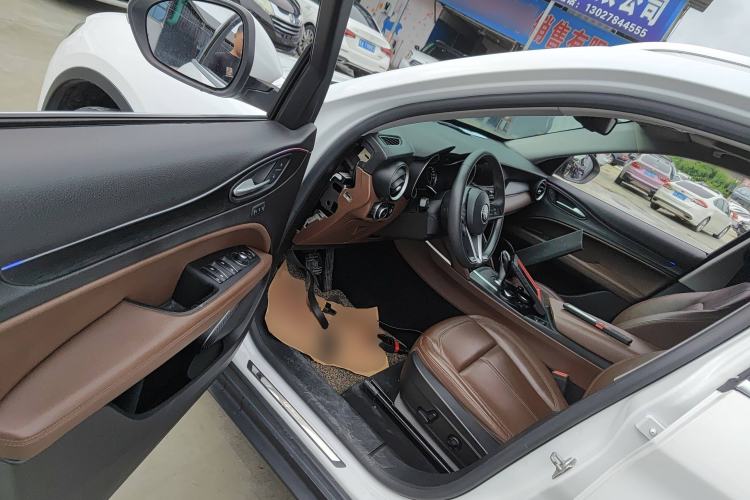 Used Alfa Romeo Stelvio 2017 2.0T 200HP Luxury Edition Driver Seat