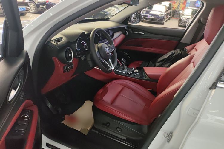 Used Alfa Romeo Stelvio 2017 2.0T 200HP Luxury Edition Driver Seat