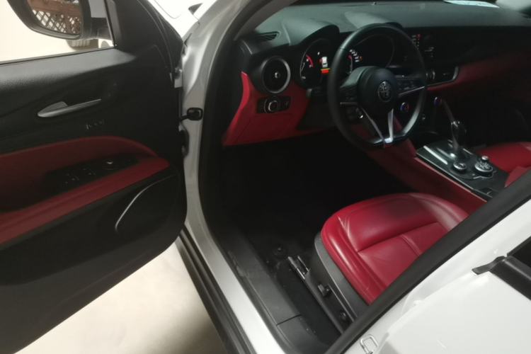 Used Alfa Romeo Stelvio 2017 2.0T 200HP Elite Edition Driver Seat