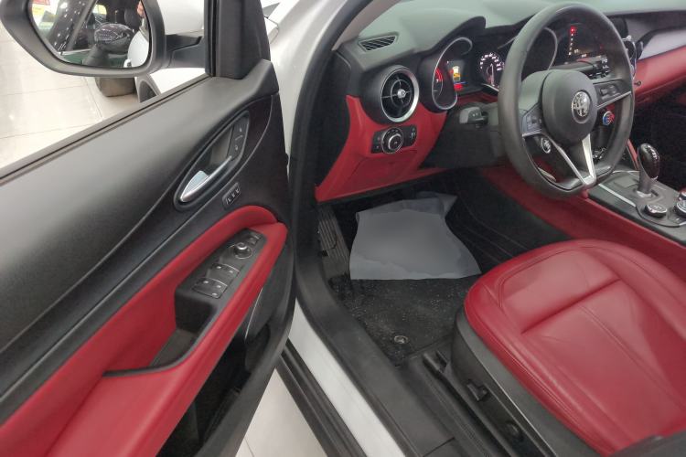 Used Alfa Romeo Stelvio 2017 2.0T 200HP Elite Edition Driver Seat