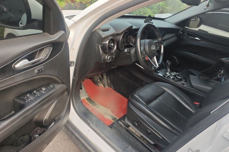 Used Alfa Romeo Stelvio 2017 2.0T 200HP Elite Edition Driver Seat