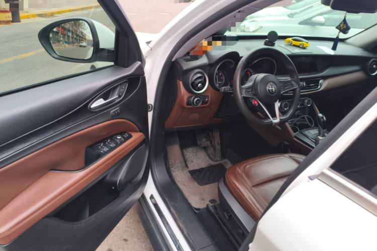 Used Alfa Romeo Stelvio 2017 2.0T 200HP Luxury Edition Driver Seat