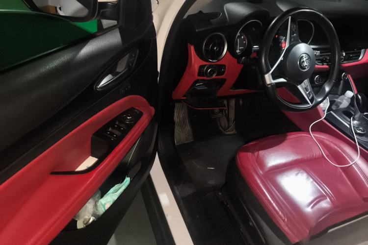 Used Alfa Romeo Stelvio 2017 2.0T 200HP Elite Edition Driver Seat