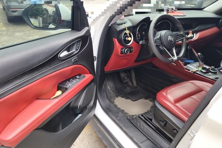 Used Alfa Romeo Stelvio 2017 2.0T 200HP Elite Edition Driver Seat