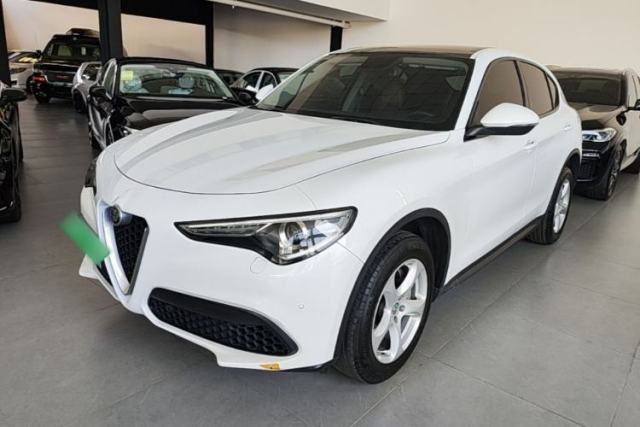 Alfa Romeo Stelvio 2017 2.0T 200HP Elite Edition с пробегом