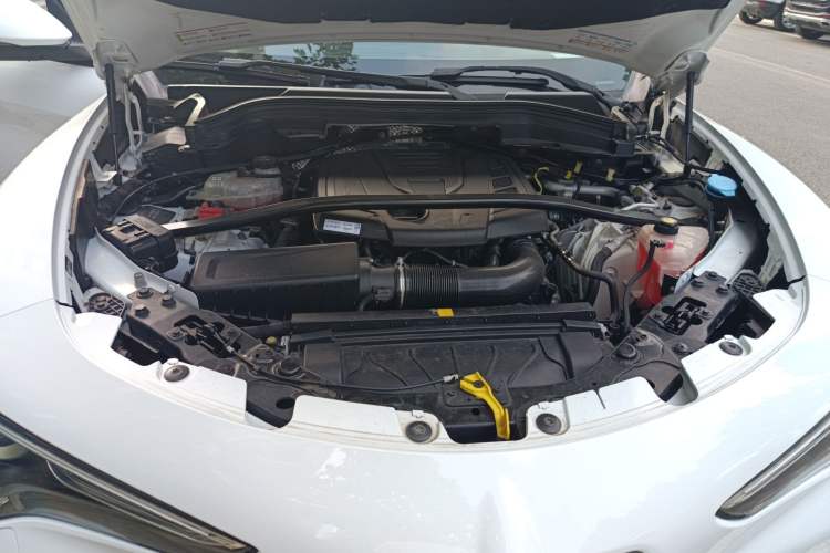 Used Alfa Romeo Stelvio 2017 2.0T 200HP Elite Edition Engine Bay