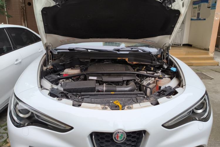 Used Alfa Romeo Stelvio 2017 2.0T 200HP Elite Edition Engine Bay