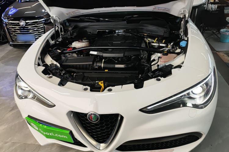 Used Alfa Romeo Stelvio 2017 2.0T 200HP Luxury Edition Engine Bay