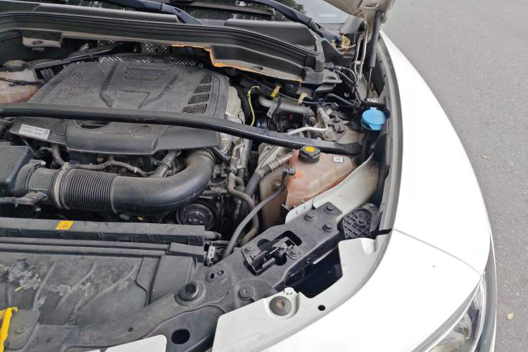Used Alfa Romeo Stelvio 2017 2.0T 200HP Luxury Edition Engine Bay Left