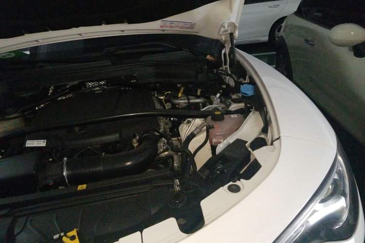 Used Alfa Romeo Stelvio 2017 2.0T 200HP Elite Edition Engine Bay Left