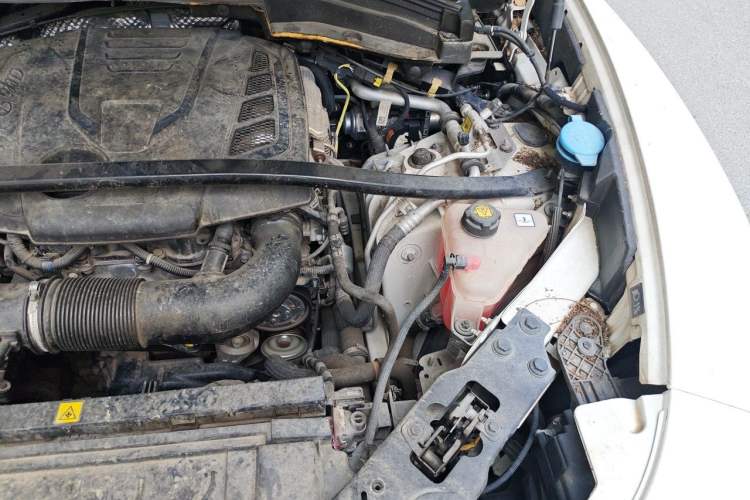 Used Alfa Romeo Stelvio 2017 2.0T 200HP Elite Edition Engine Bay Left