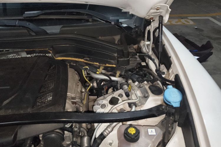 Used Alfa Romeo Stelvio 2017 2.0T 280HP Luxury Edition Engine Bay Left