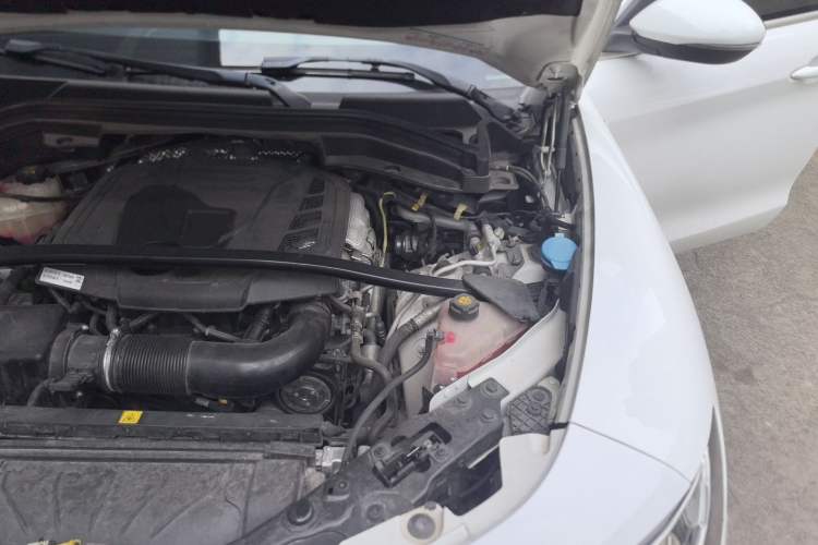 Used Alfa Romeo Stelvio 2017 2.0T 200HP Luxury Edition Engine Bay Left