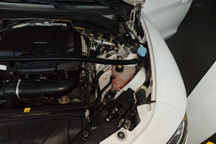Used Alfa Romeo Stelvio 2017 2.0T 200HP Luxury Edition Engine Bay Left