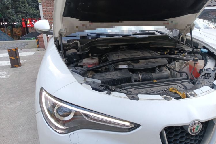 Used Alfa Romeo Stelvio 2017 2.0T 200HP Elite Edition Engine Bay Right