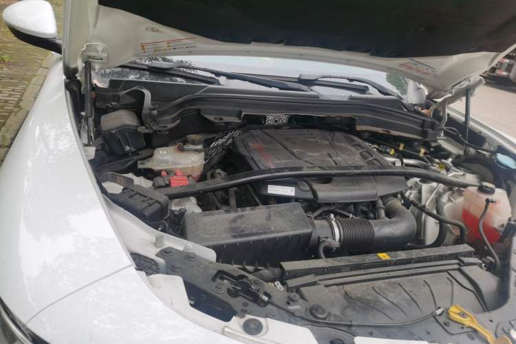 Used Alfa Romeo Stelvio 2017 2.0T 280HP Luxury Edition Engine Bay Right