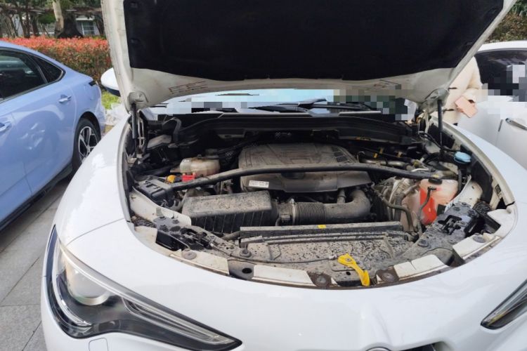 Used Alfa Romeo Stelvio 2017 2.0T 200HP Elite Edition Engine Bay Right