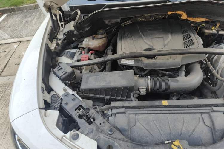 Used Alfa Romeo Stelvio 2017 2.0T 200HP Elite Edition Engine Bay Right