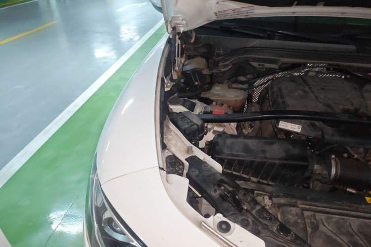 Used Alfa Romeo Stelvio 2017 2.0T 200HP Elite Edition Engine Bay Right
