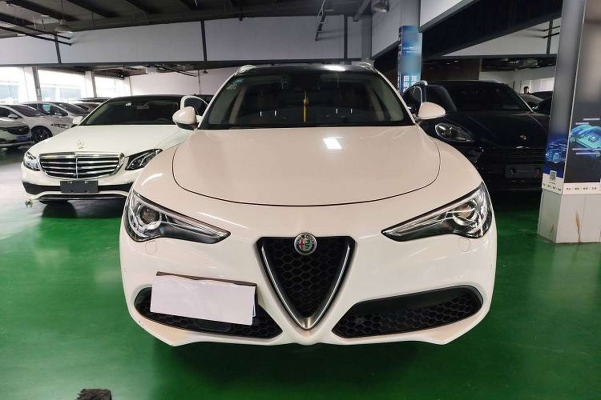 Used Alfa Romeo Stelvio 2017 2.0T 280HP Luxury Edition Exterior 1