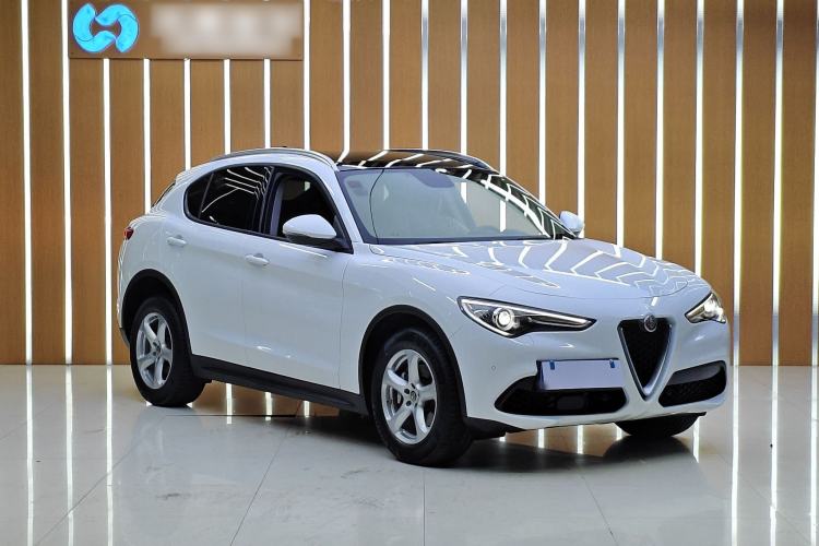 Used Alfa Romeo Stelvio 2017 2.0T 200HP Elite Edition Exterior 1