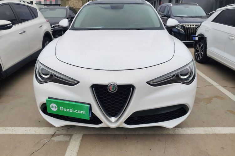 Used Alfa Romeo Stelvio 2017 2.0T 200HP Elite Edition Exterior 1