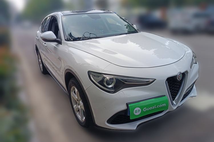 Used Alfa Romeo Stelvio 2017 2.0T 200HP Elite Edition Exterior 2