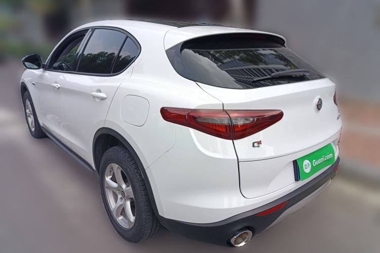 Used Alfa Romeo Stelvio 2017 2.0T 200HP Elite Edition Exterior 3