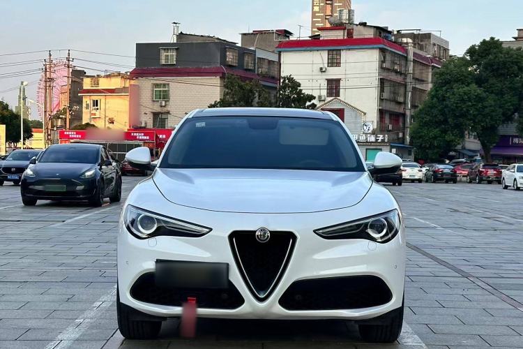 Used Alfa Romeo Stelvio 2017 2.0T 200HP Elite Edition Exterior 4