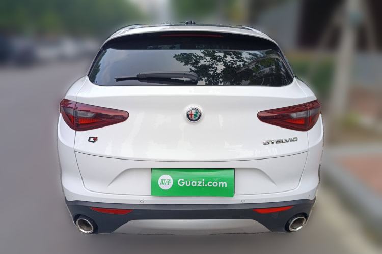 Used Alfa Romeo Stelvio 2017 2.0T 200HP Elite Edition Exterior 4