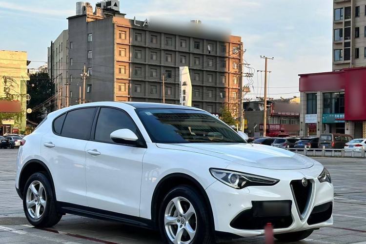 Used Alfa Romeo Stelvio 2017 2.0T 200HP Elite Edition Exterior 5