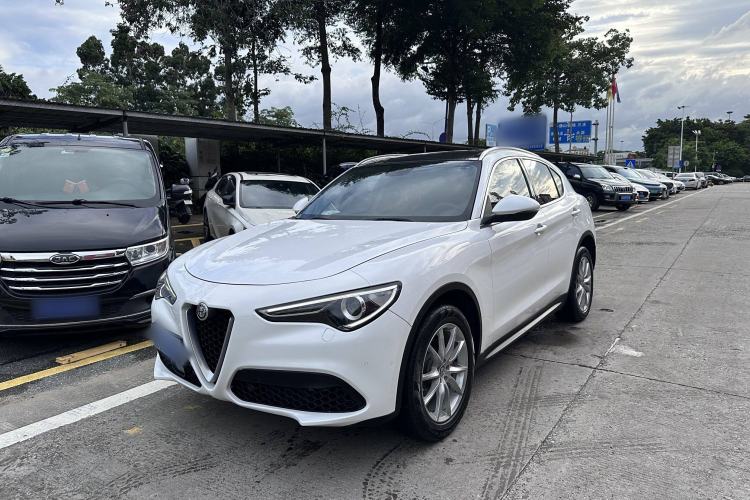 Used Alfa Romeo Stelvio 2017 2.0T 280HP Luxury Edition Exterior 5