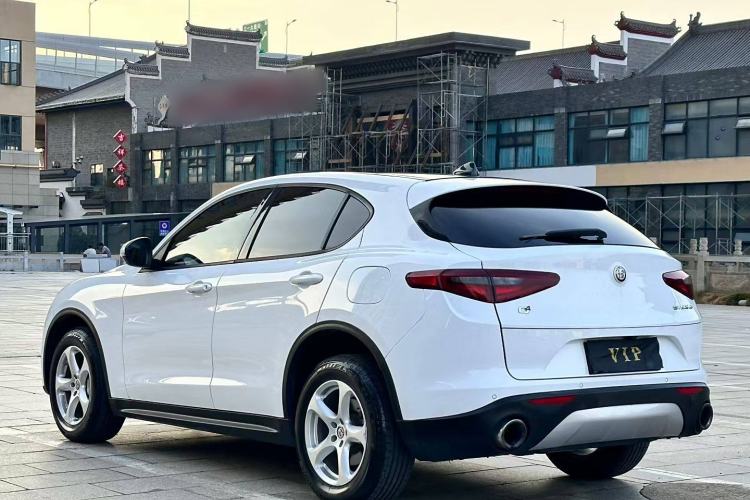 Used Alfa Romeo Stelvio 2017 2.0T 200HP Elite Edition Exterior 6