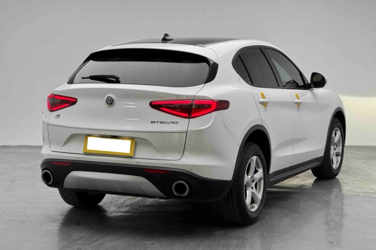 Used Alfa Romeo Stelvio 2017 2.0T 200HP Elite Edition Exterior 9
