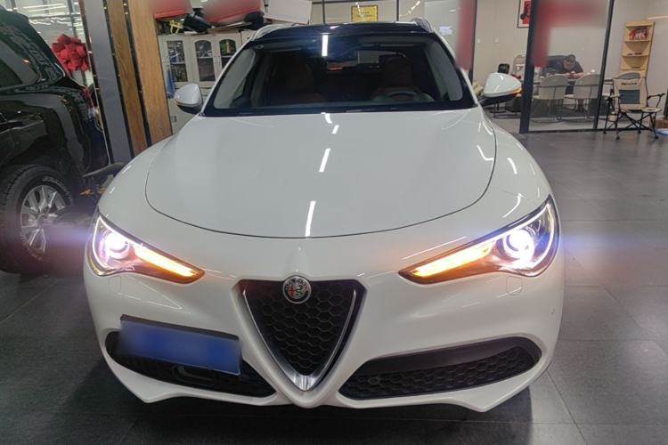 Used Alfa Romeo Stelvio 2017 2.0T 200HP Luxury Edition Front