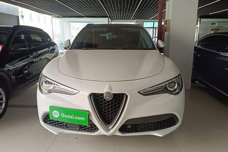 Used Alfa Romeo Stelvio 2017 2.0T 200HP Luxury Edition Front