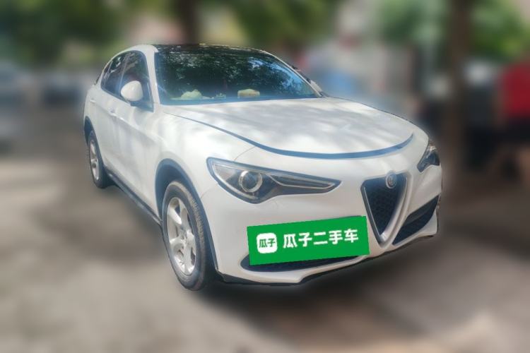 Used Alfa Romeo Stelvio 2017 2.0T 200HP Elite Edition Front Right 45 Deg