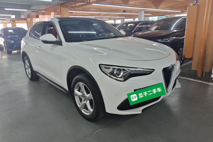 Used Alfa Romeo Stelvio 2017 2.0T 200HP Elite Edition Front Right 45 Deg