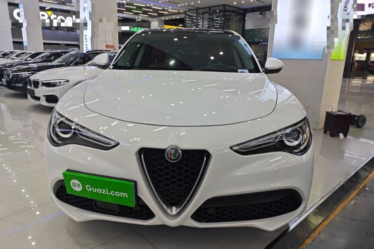 Used Alfa Romeo Stelvio 2017 2.0T 200HP Elite Edition Front