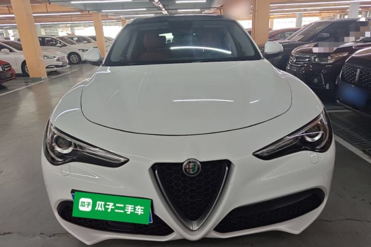 Used Alfa Romeo Stelvio 2017 2.0T 200HP Elite Edition Front