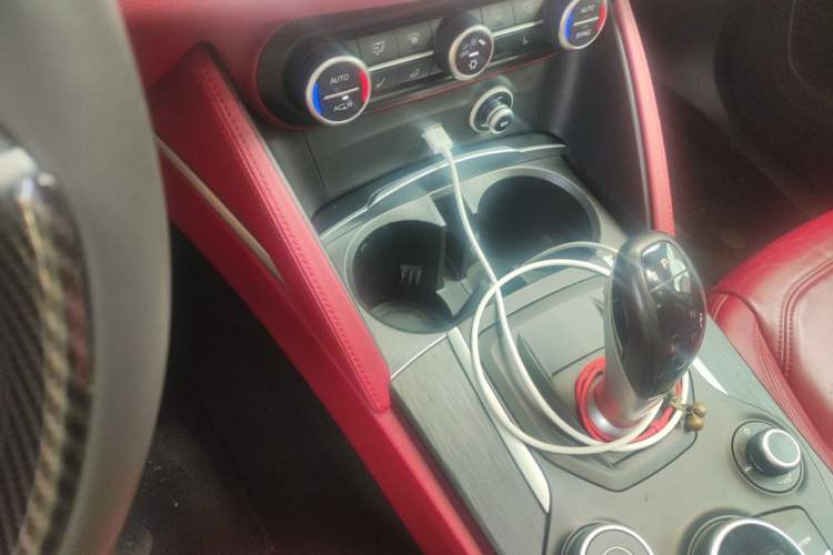 Used Alfa Romeo Stelvio 2017 2.0T 200HP Elite Edition Gear Lever