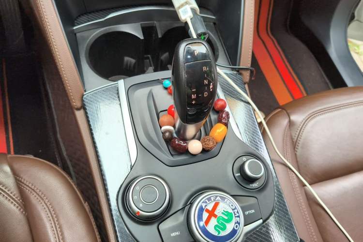 Used Alfa Romeo Stelvio 2017 2.0T 200HP Elite Edition Gear Lever