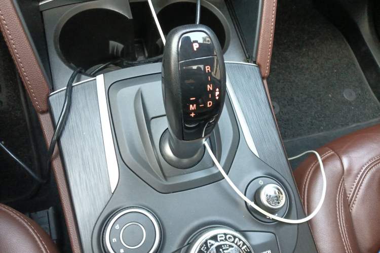 Used Alfa Romeo Stelvio 2017 2.0T 200HP Elite Edition Gear Lever