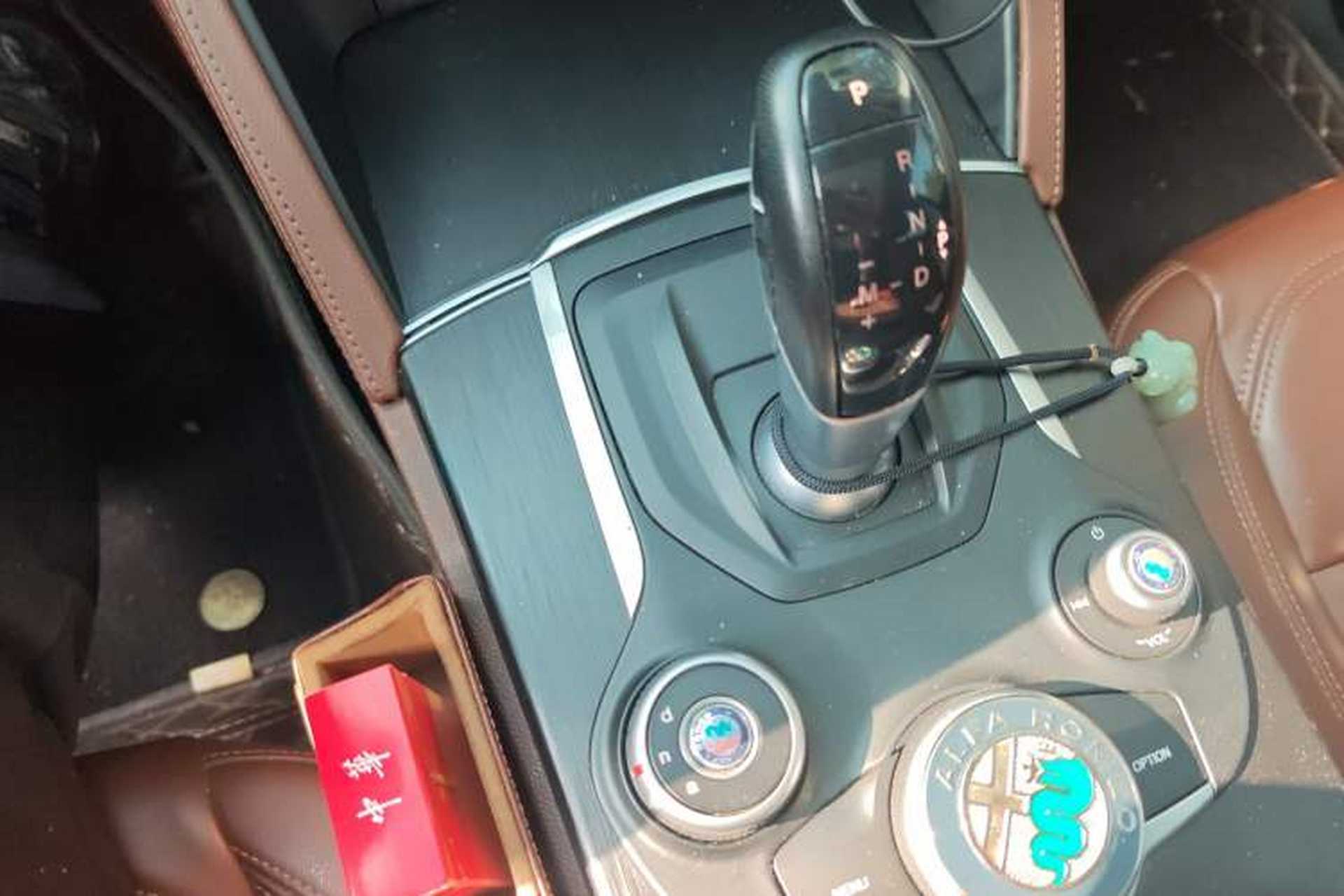 Used Alfa Romeo Stelvio 2017 2.0T 200HP Elite Edition Gear Lever
