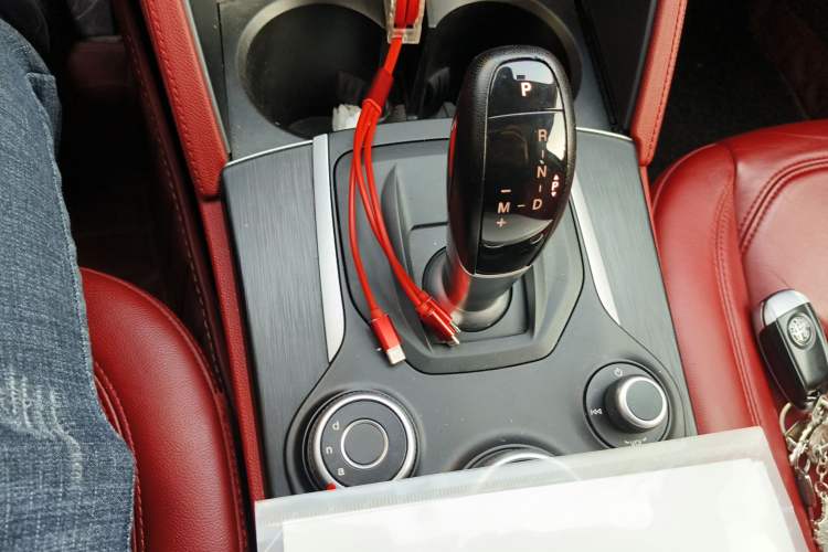 Used Alfa Romeo Stelvio 2017 2.0T 200HP Elite Edition Gear Lever