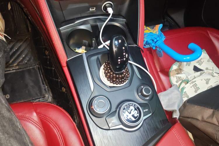 Used Alfa Romeo Stelvio 2017 2.0T 200HP Elite Edition Gear Lever