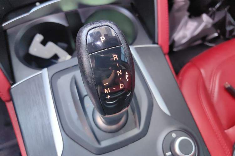 Used Alfa Romeo Stelvio 2017 2.0T 200HP Elite Edition Gear Lever